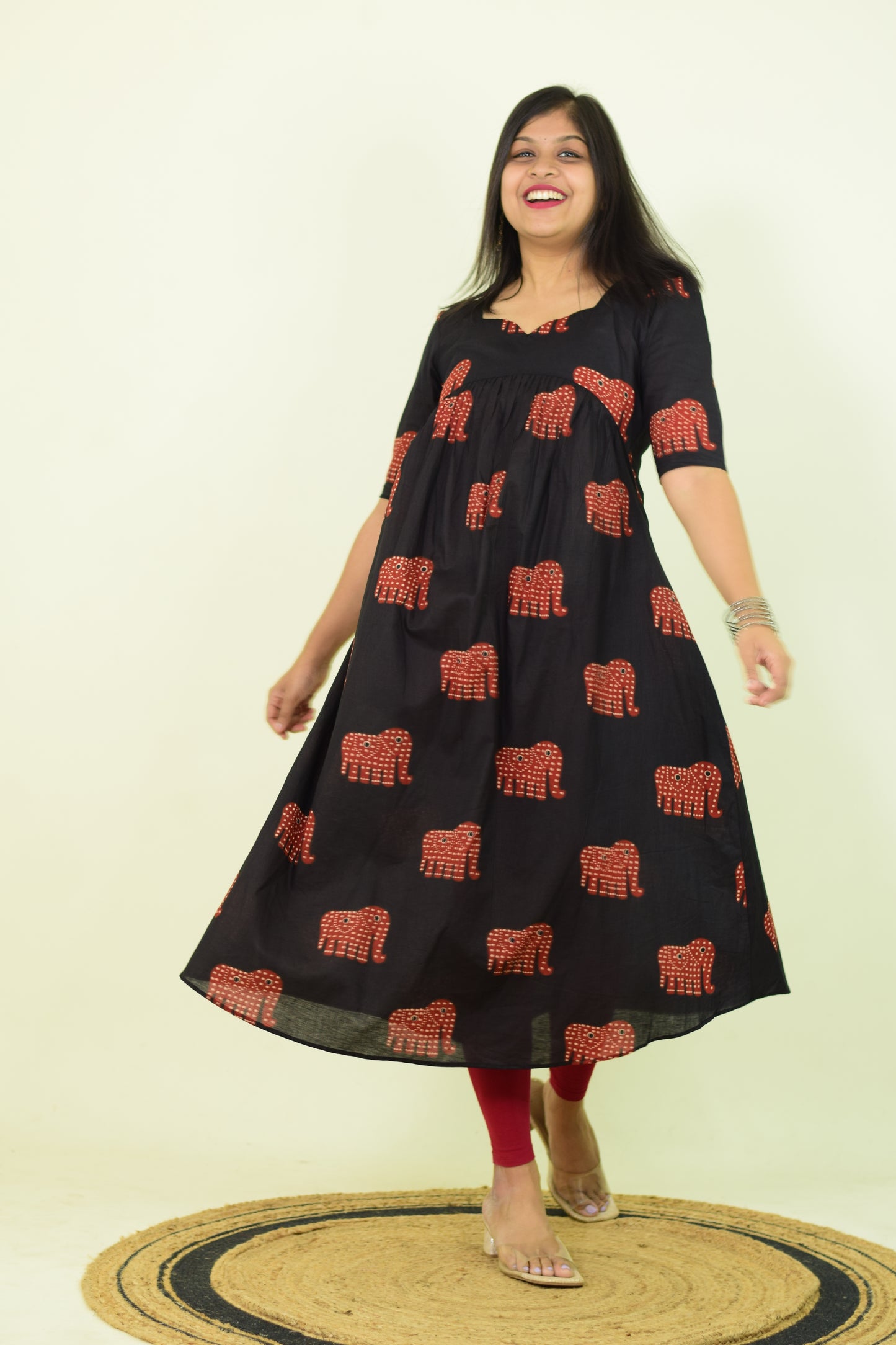 Laal Hathi Kurti