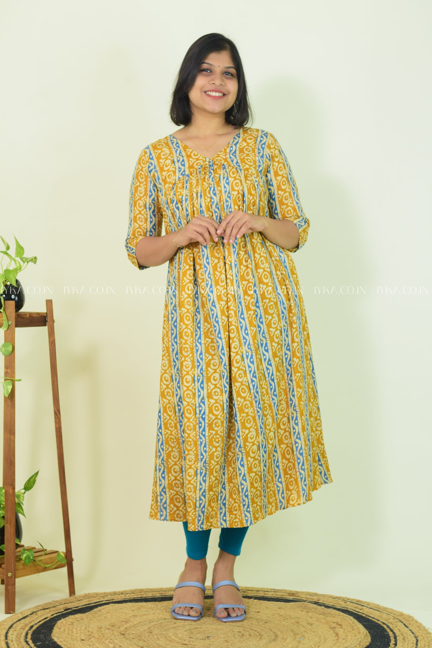 SunAura Alia Kurti
