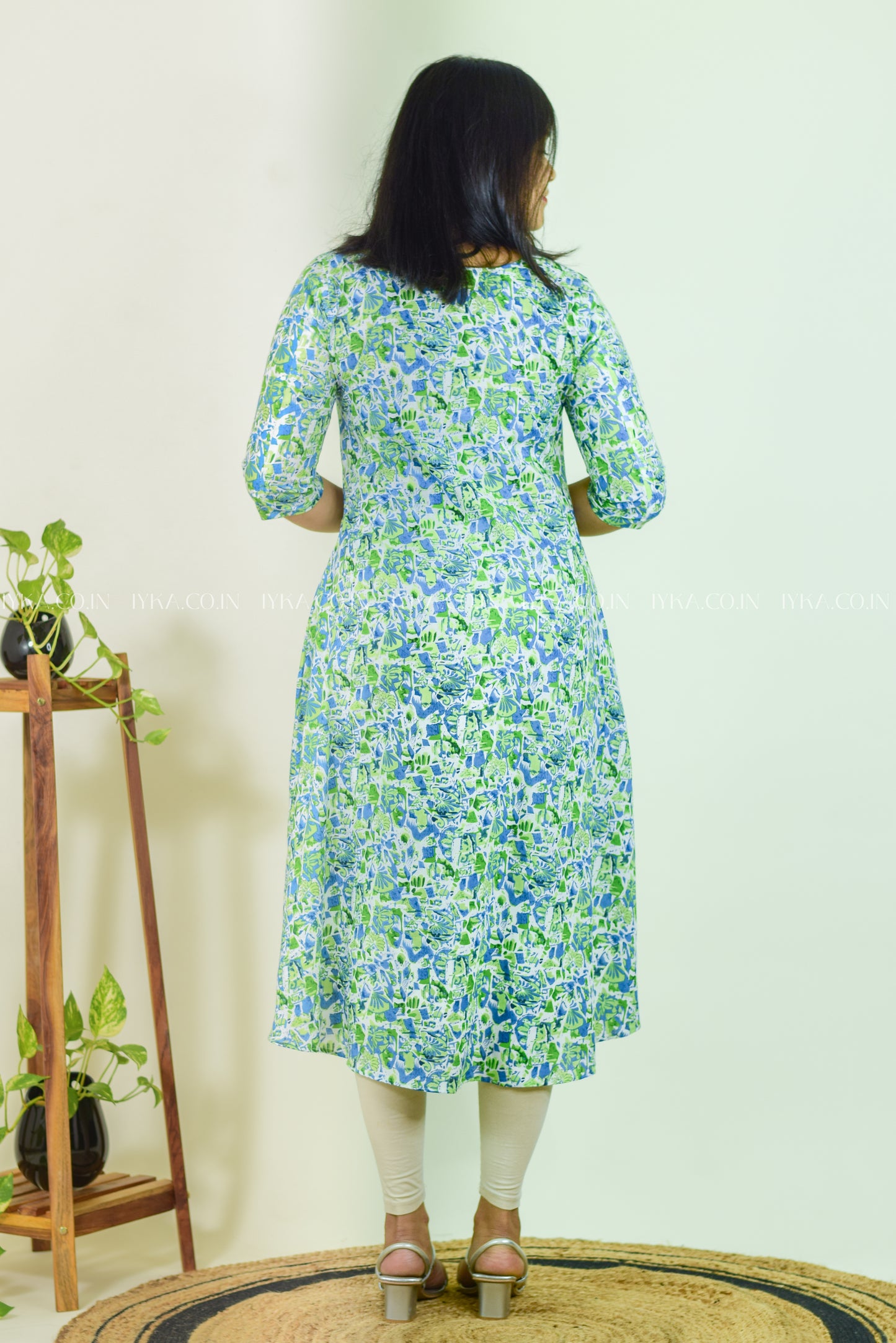 Vibe & Hue Multicolour Kurthi