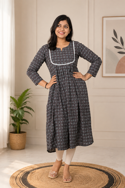 Lace Whisper – Black