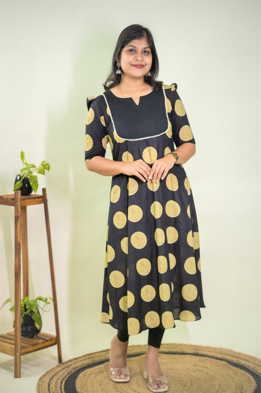 Moonlit Dots