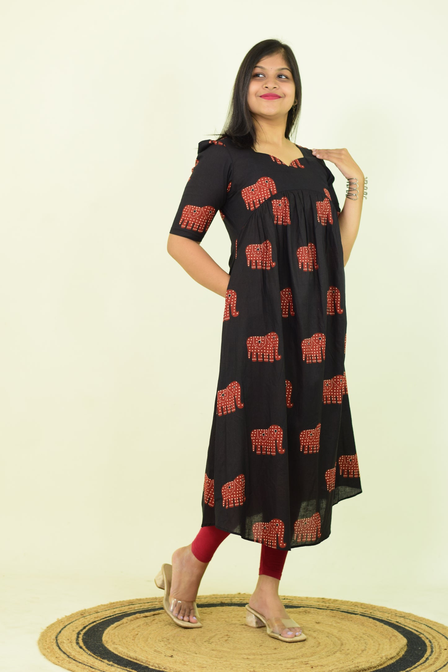 Laal Hathi Kurti