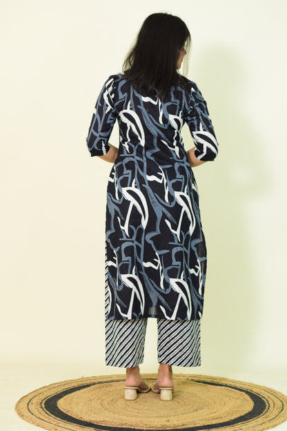 Essential Black & White