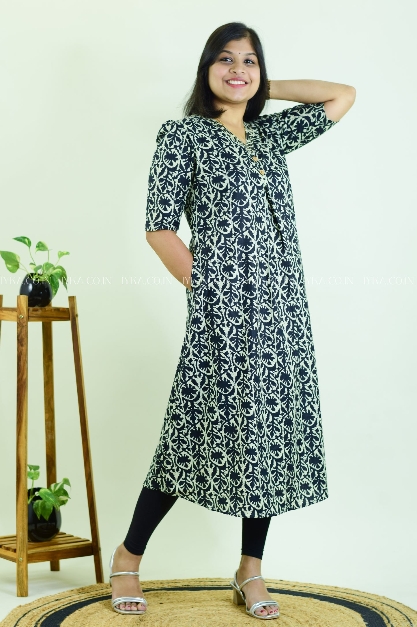 IYKA-BLACK COTTON ALINE KURTHI #00205KUR