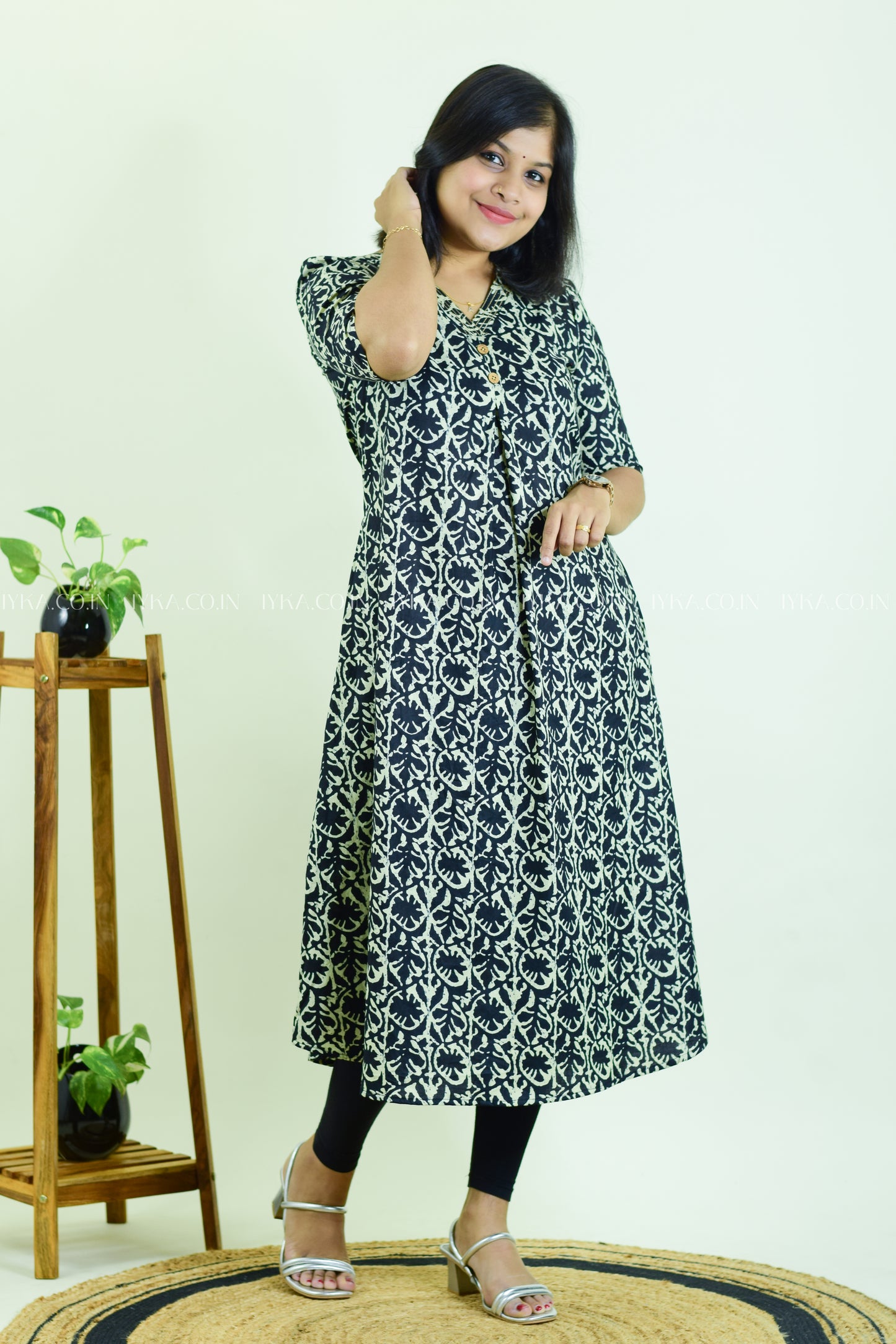 IYKA-BLACK COTTON ALINE KURTHI #00205KUR