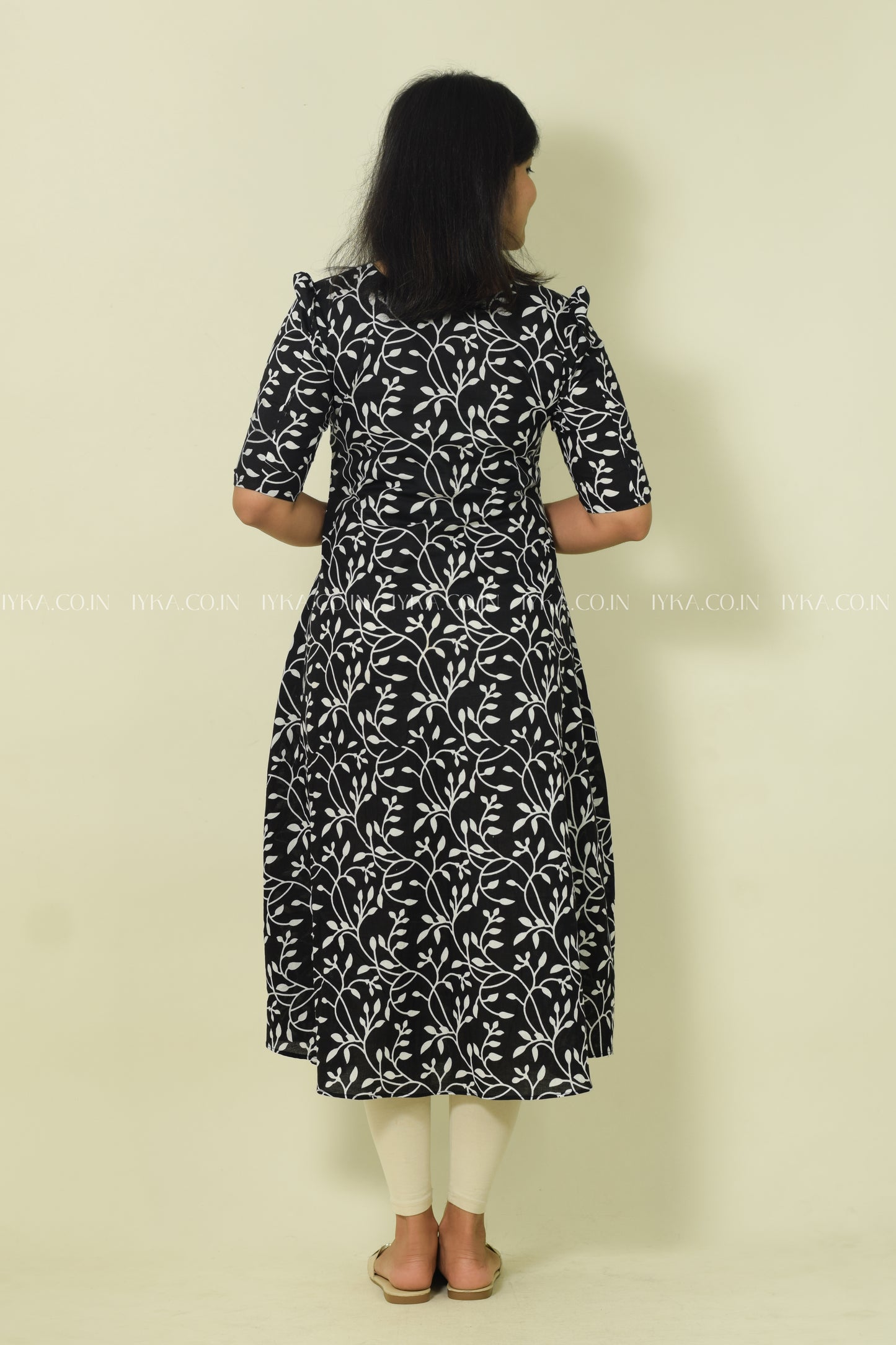 IYKA- BLACK AND WHITE ALINE KURTHI #00121KUR