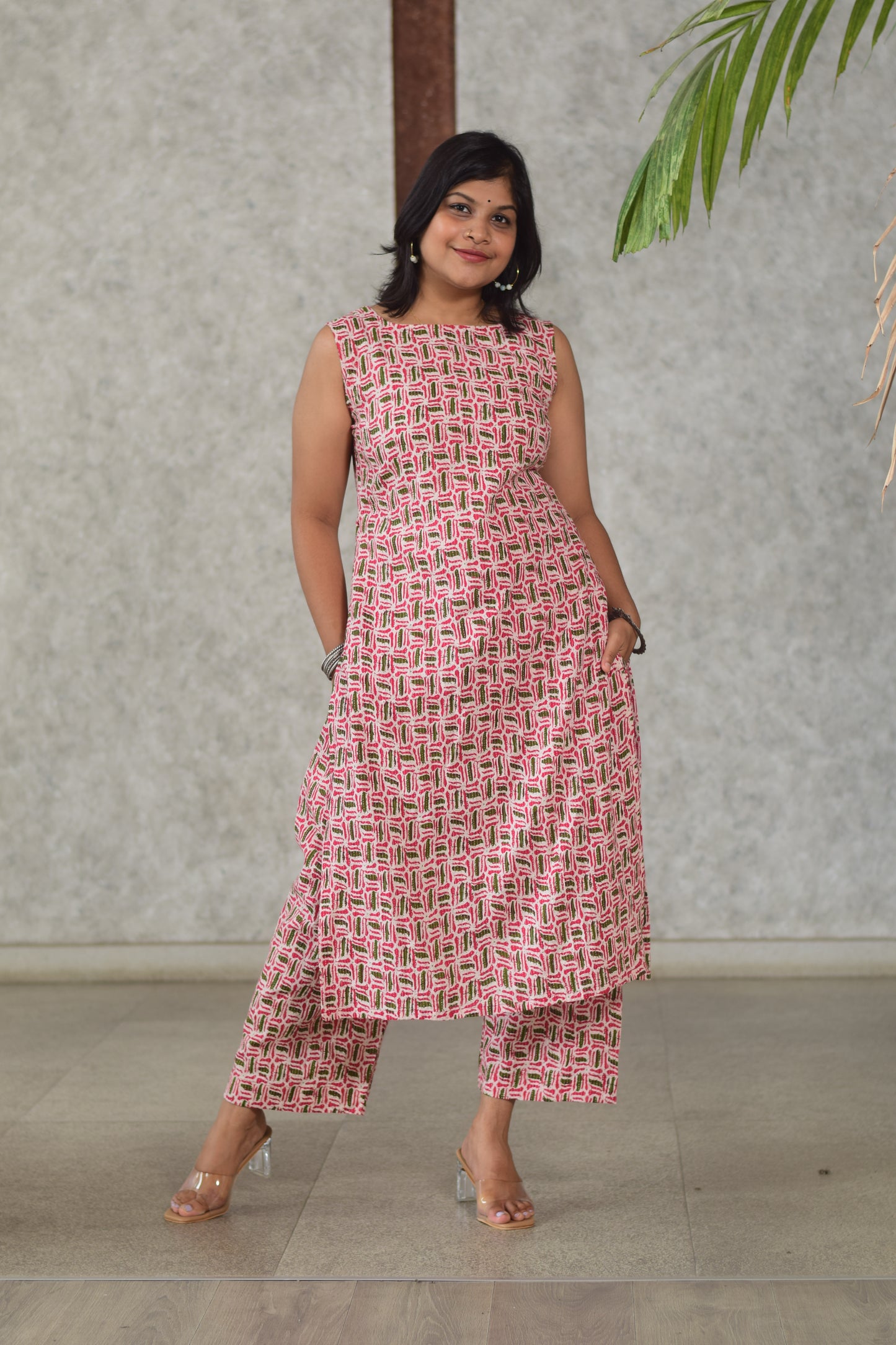 Threadline Katha Set (Sleeves attached inside)