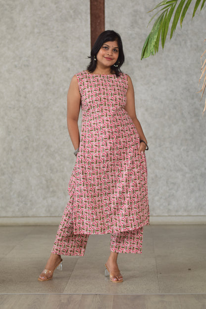 Threadline Katha Set (Sleeves attached inside)