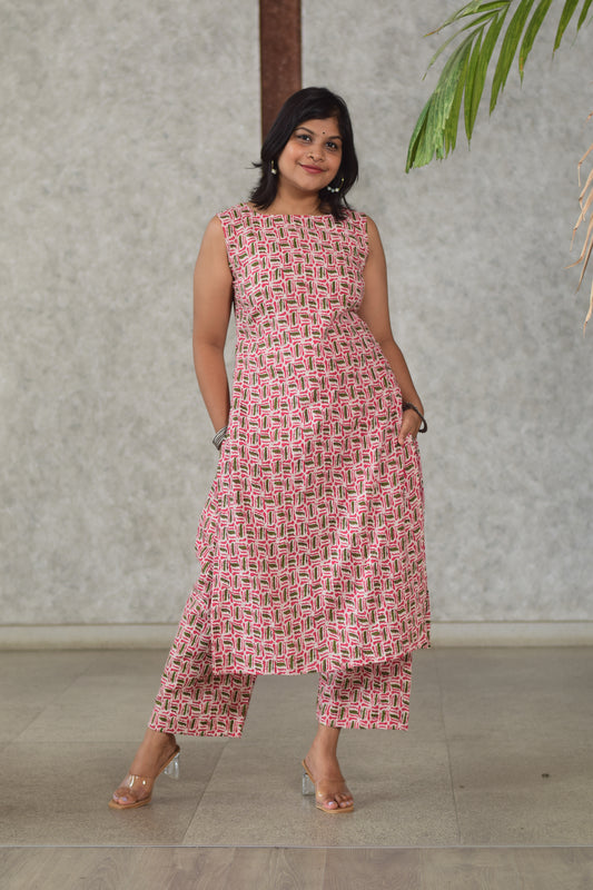 Threadline Katha Set (Sleeves attached inside)