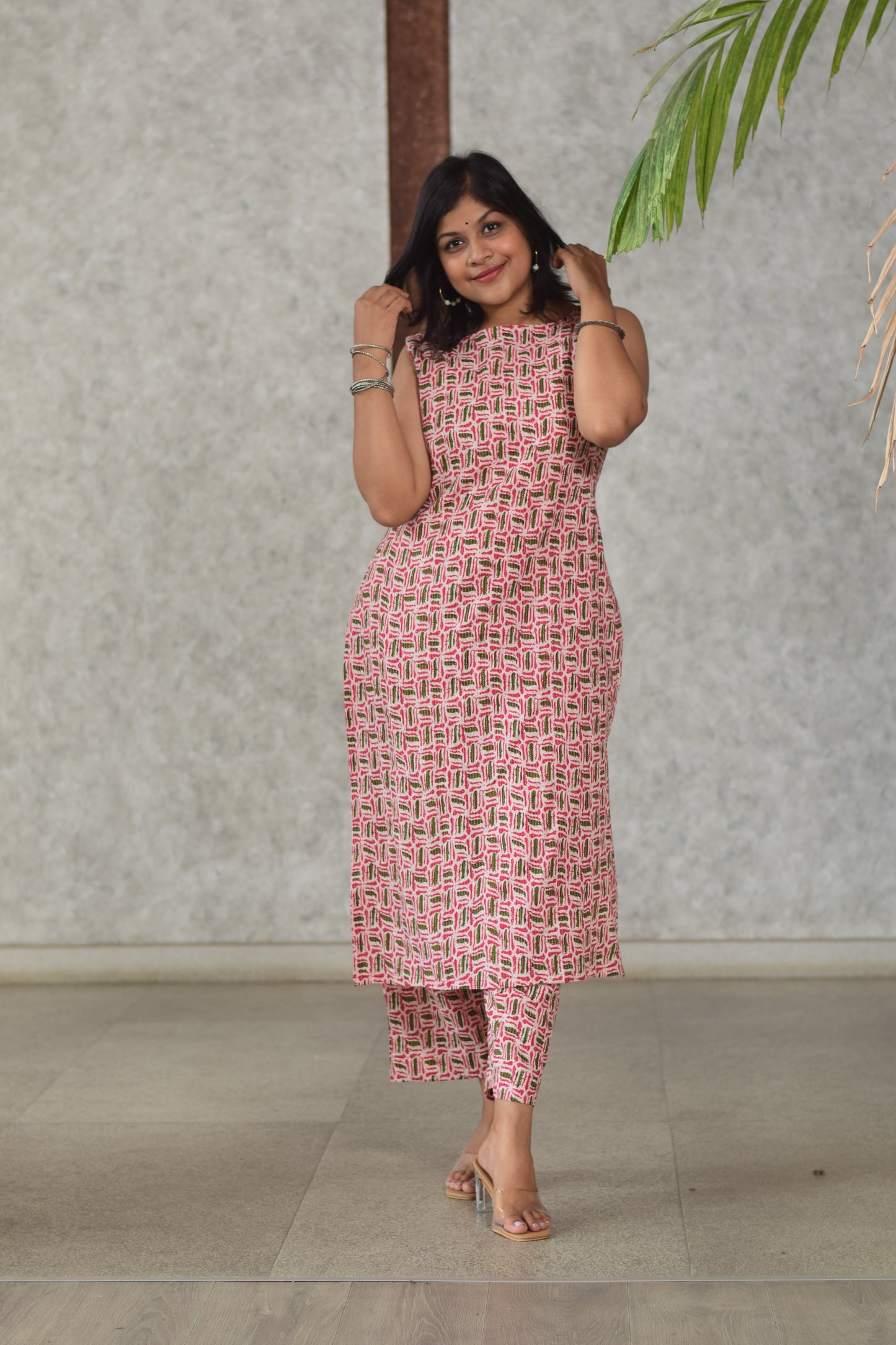 Threadline Katha Set (Sleeves attached inside)